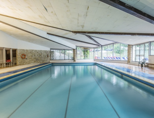 La piscina coperta e riscaldata